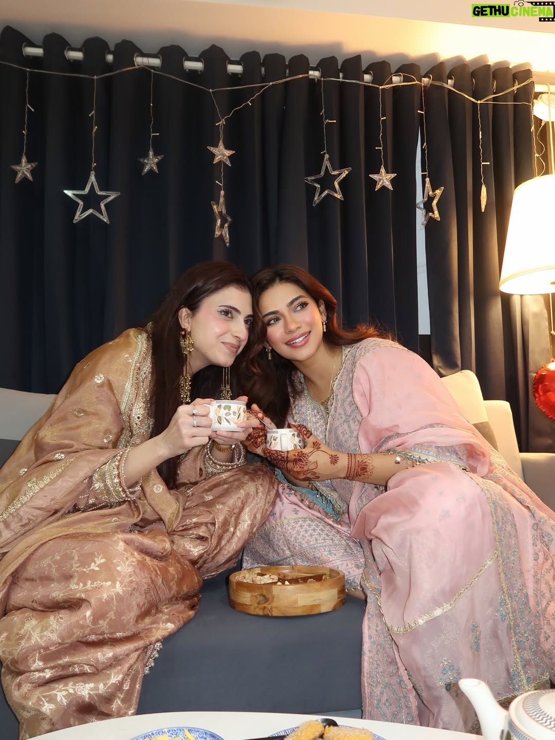 Nagma Mirajkar - 802.8K Likes - wazwan, noon chai & eid vibes only 🌙💗🌸🤲🏻

nagma’s outfit: @shopmulmul 
farrhana’s outfit: @petalsnx and jewellery: @adan_creation_

#farrhanabhatt #farrhanarebellions
