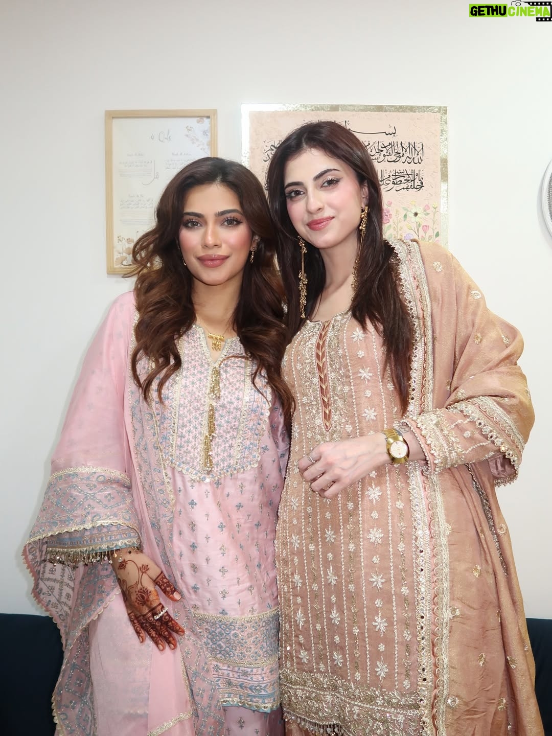 Nagma Mirajkar - 802.8K Likes - wazwan, noon chai & eid vibes only 🌙💗🌸🤲🏻

nagma’s outfit: @shopmulmul 
farrhana’s outfit: @petalsnx and jewellery: @adan_creation_

#farrhanabhatt #farrhanarebellions