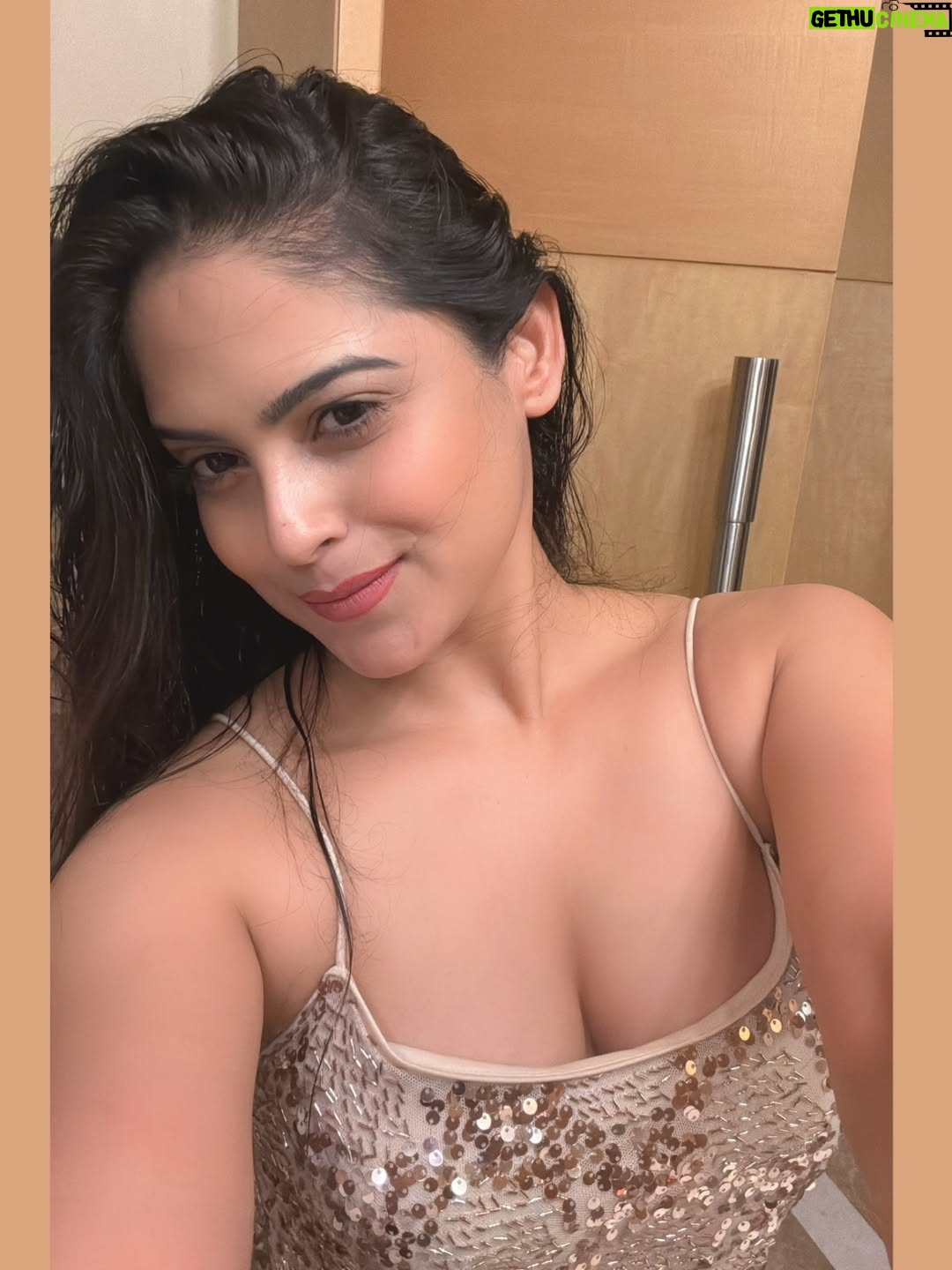 Naina Ganguly - 15.7K Likes - Starting everything again, but stronger ✨
New year. New me. New magic #2026 💫