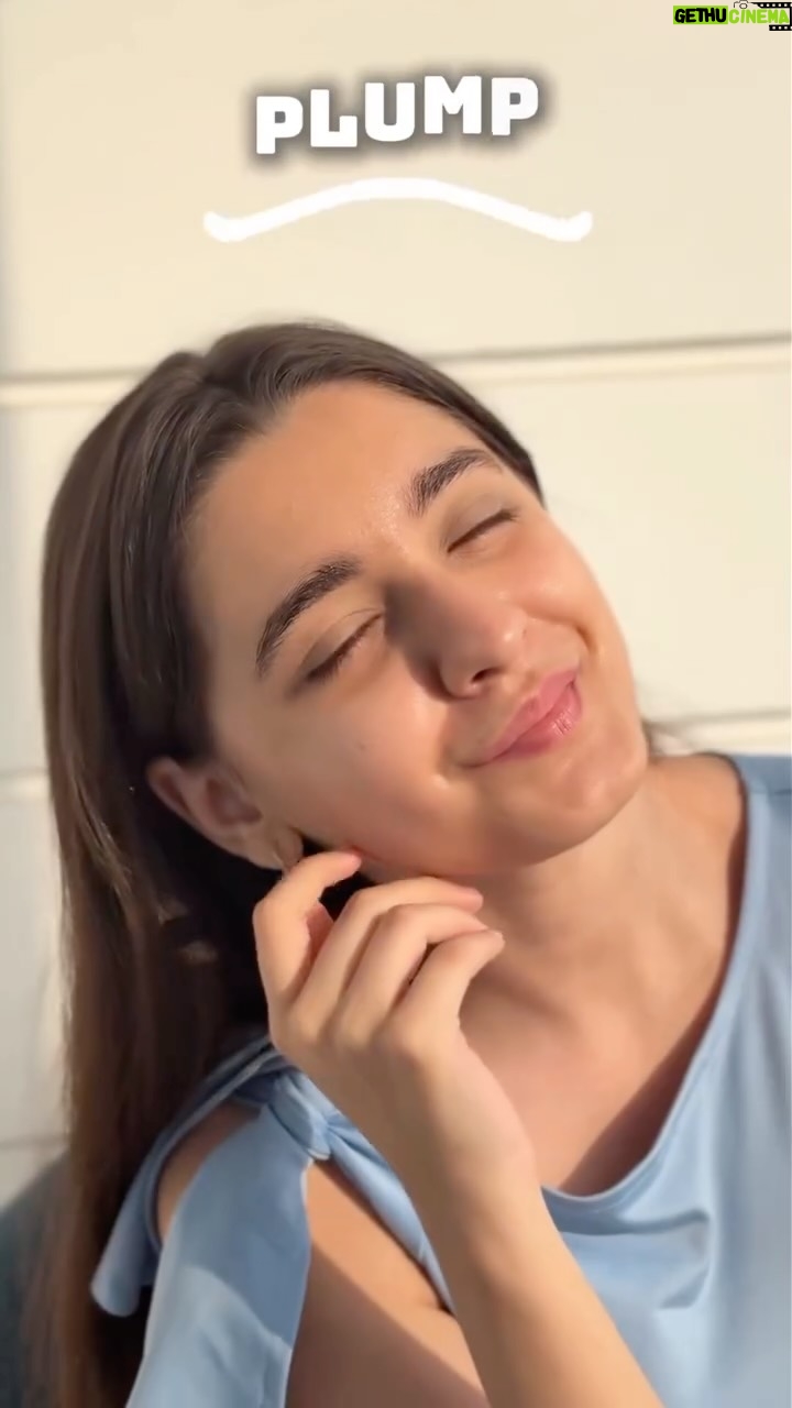 Naisha Khanna - 138.7K Likes - #Ad
If there’s ONE thing you should listen to in your 20s, it’s this skincare rec 🤍 @pondsindia 
POND’S Super Light Gel = instant hydration, no greasiness, just happy skin.
Plump. Bouncy. Healthy. Period.
#PondsIndia #PondsSkincare #Ponds #SuperLightGel