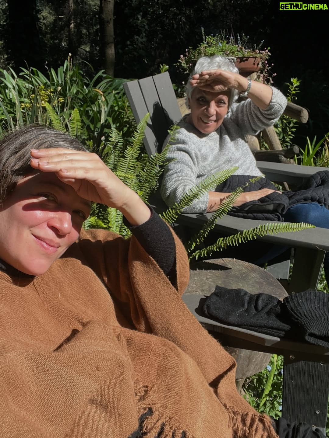 Natalia Lafourcade - 97.1K Likes - Noviembre/2025 Tiempos de espera y finalmente el día más esperado. No hay palabras suficientes para poder expresarlo y aún seguimos integrando tantos regalos y bendiciones. Viva la cuarentena a la cual tanto énfasis se le hace. El tiempo es maravilloso y más este espacio distinto que nunca antes viví y menos imaginé. Pues morir y renacer. Rendirnos a todo lo que aparece y aprender. ¡Viva la vida!