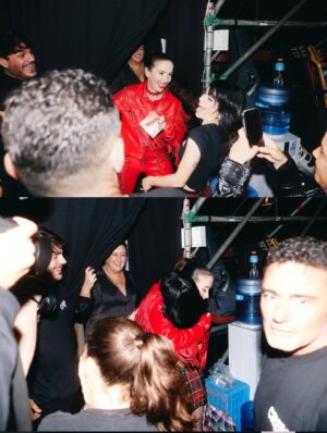 Natalia Oreiro Instagram - Épico show anoche de @lali en Montevideo.
Una locura acompañarte de sorpresa en mi tierra.
Gracias por cumplir sueños, nuestras niñas interiores estaban felices 👯‍♂️❤️‍🔥🎵
Mucha admiración para vos y todo tu equipo, y un público inolvidable en una noche mágica!

📸 @_brunoimanol 
@castillosfernando 
@vivistallone 
@domaleatherar 
@mariacherargentina 
@ghoda.uy 
@luligemelli
@diegoalfonsouy