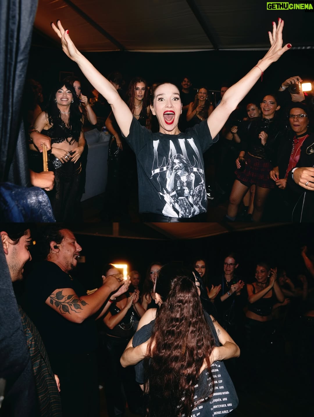 Natalia Oreiro - 155.1K Likes - Épico show anoche de @lali en Montevideo.
Una locura acompañarte de sorpresa en mi tierra.
Gracias por cumplir sueños, nuestras niñas interiores estaban felices 👯‍♂️❤️‍🔥🎵
Mucha admiración para vos y todo tu equipo, y un público inolvidable en una noche mágica!

📸 @_brunoimanol 
@castillosfernando 
@vivistallone 
@domaleatherar 
@mariacherargentina 
@ghoda.uy 
@luligemelli
@diegoalfonsouy