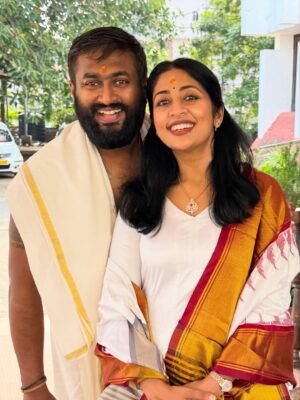 Navya Nair Instagram - Us ❤️❤️❤️ with guruvayurappan ❤️
Kannoossssss …