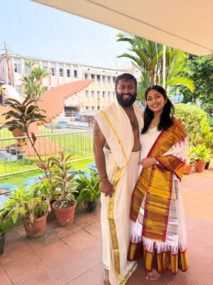 Navya Nair Instagram - Us ❤️❤️❤️ with guruvayurappan ❤️
Kannoossssss …