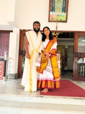 Navya Nair Instagram - Us ❤️❤️❤️ with guruvayurappan ❤️
Kannoossssss …