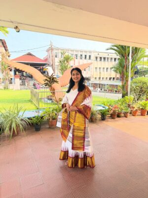 Navya Nair Instagram - Us ❤️❤️❤️ with guruvayurappan ❤️
Kannoossssss …