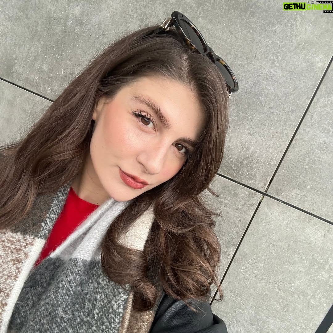Naz Çağla Irmak - 104.7K Likes - saat acilen @tasacakbudenizdizi yeni bölüm saati olabilir mi lütfeeen? ⏰❤️

20.00’da @trt1 ekranlarında buluşana kadar, galeride kalanlarla oyalanıyorum🌹