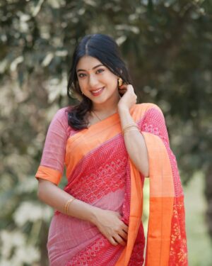 Neelanjona Neela Instagram - Pc:Ikramul Hasan
Drama : Shukhe Thakle Bhute Kilay
Dorected by Taifur Jahan Asik
