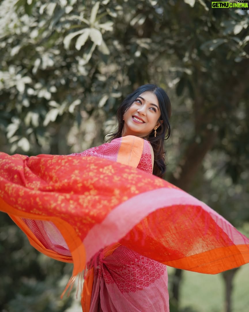 Neelanjona Neela - 8K Likes - Pc:Ikramul Hasan
Drama : Shukhe Thakle Bhute Kilay
Dorected by Taifur Jahan Asik