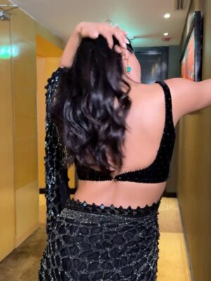 Neeru Bajwa Instagram - Couldn’t think of a caption
Phaphey Kuttniyan🌹 August 22
Sari: @sawangandhiofficial
Earrings: @anaghaartsnjewels
Styled & Shot by @bhwdp
Assisted by @itsmehr_s
Hair @hairbyramacoiffeur