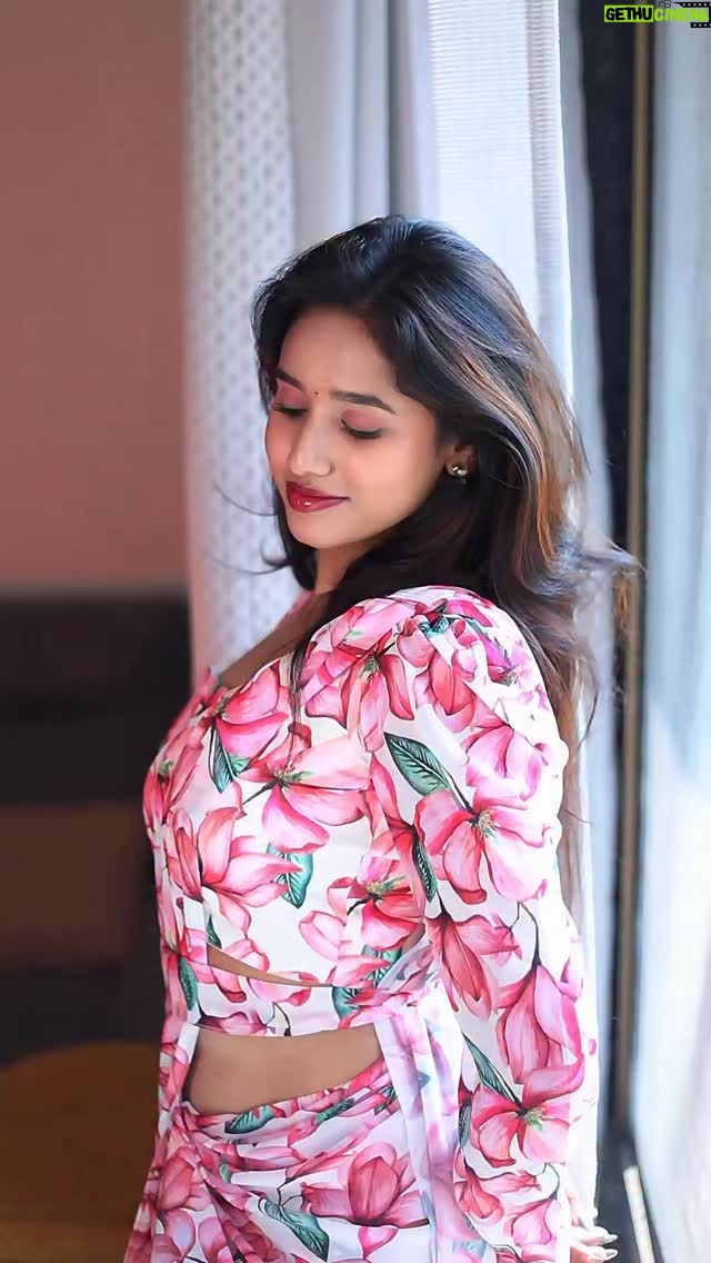 Neha Chowdary Endluri - 103.6K Likes - 🩷

Outfit: @navya.marouthu 
Captured: @shutterbug_yuga 

#neha_nani #reels #trending