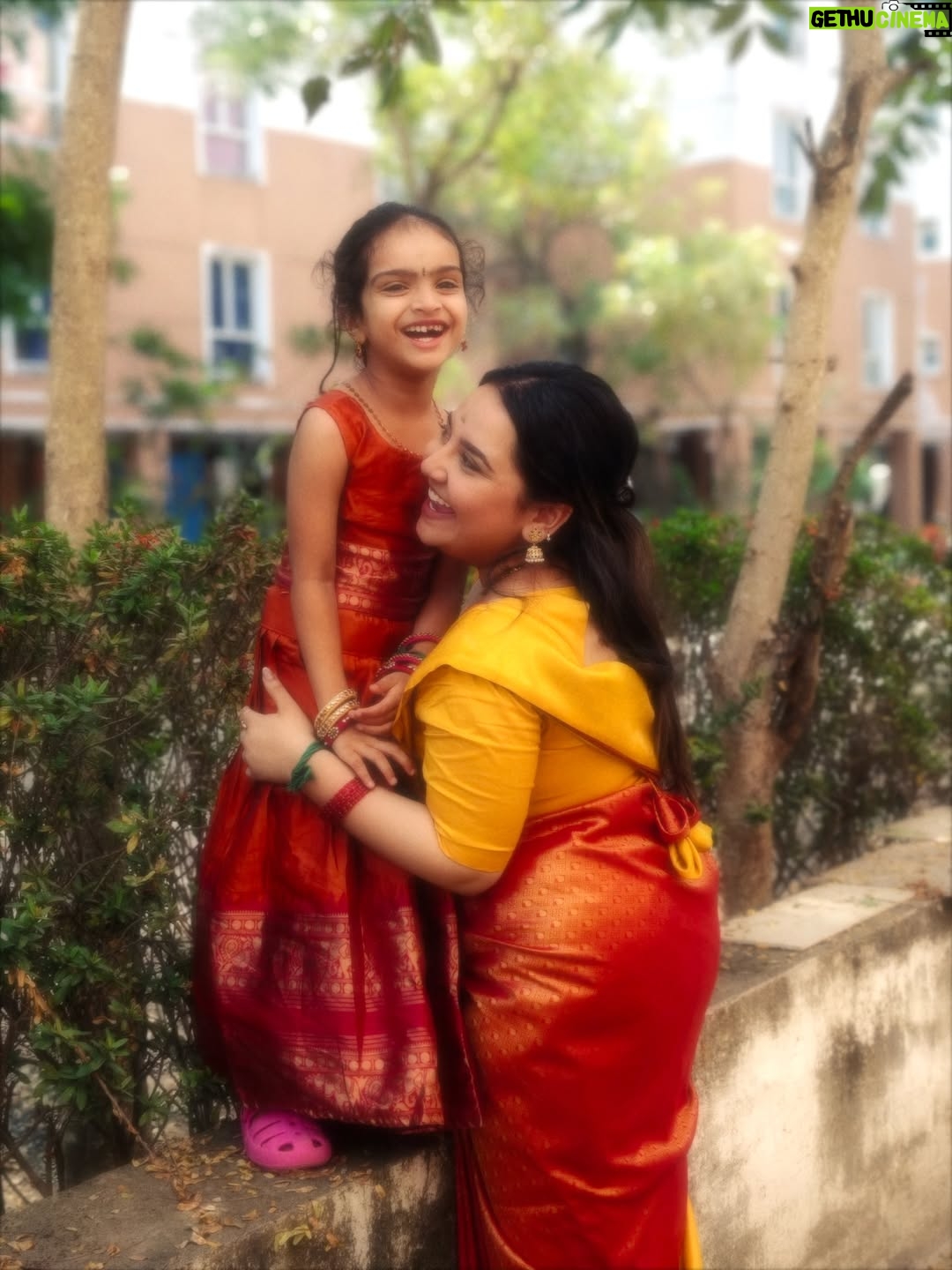 Neha Menon - 33.5K Likes - அனைவருக்கும் இனிய தைத் திருநாள் நல்வாழ்த்துகள்♥️
இந்தப் பொங்கல், நீங்கள் ஆசைப்படும் அனைத்தும் நிறைவேறி, உங்கள் இல்லங்களில் சந்தோஷமும், செழிப்பும், எந்நாளும் குறையாமல் இருக்க என் மனமார்ந்த வாழ்த்துகள்💯🌾✨