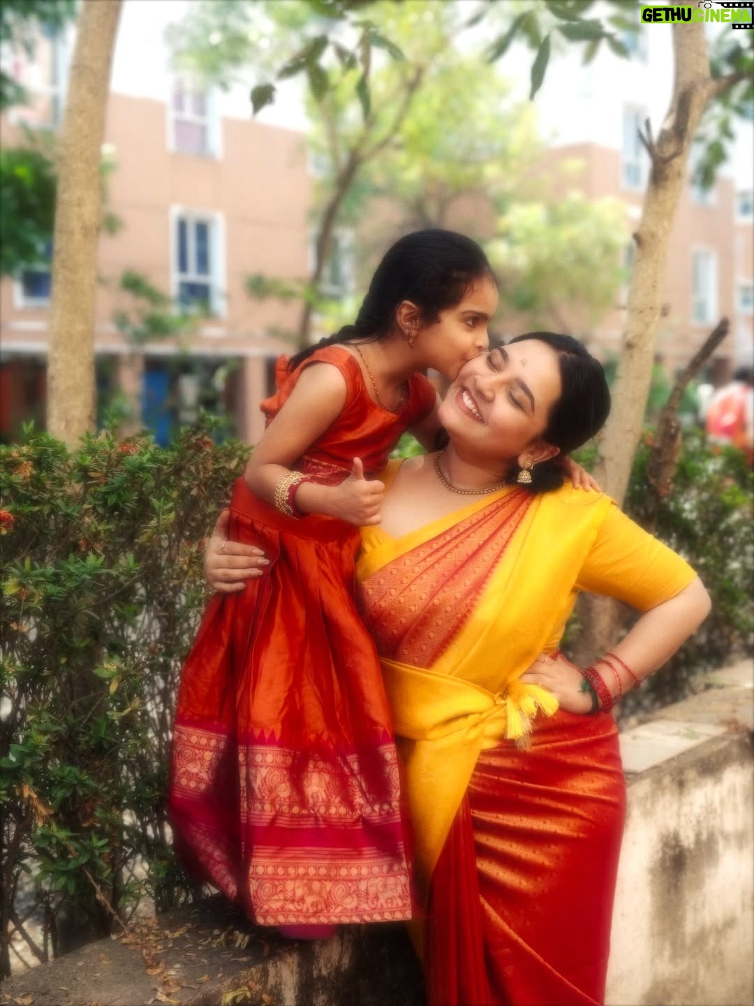 Neha Menon - 33.5K Likes - அனைவருக்கும் இனிய தைத் திருநாள் நல்வாழ்த்துகள்♥️
இந்தப் பொங்கல், நீங்கள் ஆசைப்படும் அனைத்தும் நிறைவேறி, உங்கள் இல்லங்களில் சந்தோஷமும், செழிப்பும், எந்நாளும் குறையாமல் இருக்க என் மனமார்ந்த வாழ்த்துகள்💯🌾✨