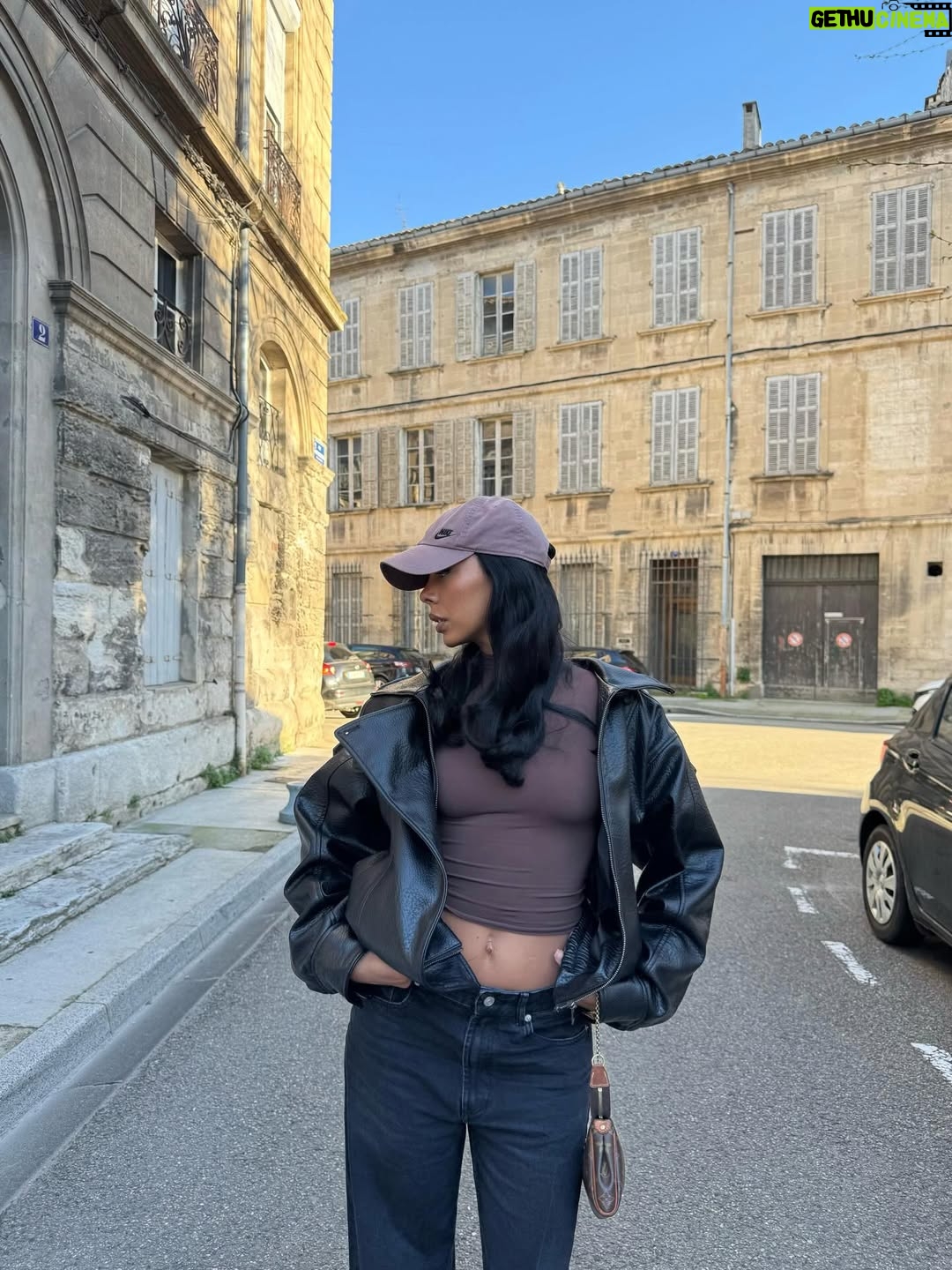 Nehuda - 3 Likes - Look @zara 
Top @skims