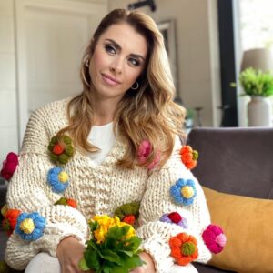 Neslihan Yeldan Instagram - Bahar, doğanın hadi parti yapalım demesinin bir göstergesi (ama evde:). 
Hem içimiz, hem dışımız bahar olsa ya🌿
🌼🌼🌼🌻🌻🌻🌻
 Spring is nature's way of saying, 'Let's Party! (At home:)
Inside and out💫