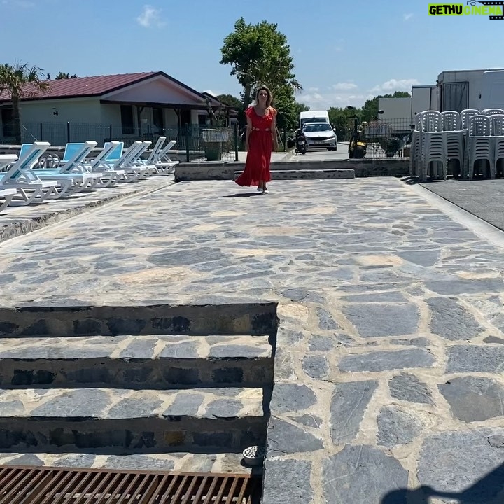 Neslihan Yeldan - 46.3K Likes - 2.sezona giriş yapıyorumdur♥️
Hayırlı, uğurlu, sağlıklı, keyifli olsun🍀
Bu akşam @foxturkiye de.
@sencalkapimi
