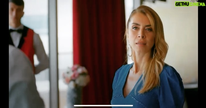 Neslihan Yeldan - 71.9K Likes - Bu da burada keyifle çektiğimiz sahnelerden biri olarak dursun.Artık çalışmadığım (şimdilik) yetenekli arkadaşlarımın, hocamın güzel performansı olarak dursun, yalnızların totemi olarak dursun.Seyredenin yüzü, kalbi gülsün.Gülümseyenlerin hayatına pozitif enerji olarak dönsün.Tatlı bir SÇK anısı olsun.Her güzel enerji fikrimin ince gülüdür, katlanarak size dönsün.Dünyanın 4 yanından gelen mesajlara da selam olsun.
Sevgimle❣️
@sinantayminalbayrak 
@alicanaytekin 
@orknctk 
@sencalkapimi