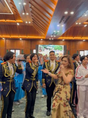 Nia Daniati Instagram - Hai All KeSayangan “Happy Sunday” … Acara REUNI AKBAR RADAR 88 Univ PERTAHANAN TNI SENTUL 2 Nov 2025