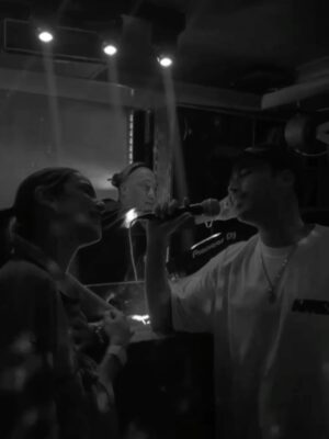 Nia Ramadhani Instagram - Innalillahi wa innalillahi rojiun.

Hari ini langit mendapatkan satu bintang paling terang.

For 6 years, you showed us what a real fighter looks like.
Terima kasih ya, Vid! 
untuk semua energi positif dan keceriaan yang selalu lo bagikan.

I’m truly grateful to have a friend like you.

Rest in peace, Vidi ♥️