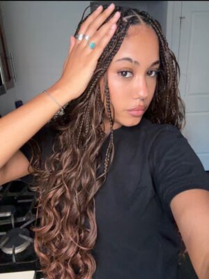 Nicole Ari Parker Instagram - Sophieeeeeeeeeeeee 
My First.
My Cakies.
My only Girl.

Welcome to 21!!!!!!!! 🎂🎂🎂🎂🎂

You are a GIANT light 💫to the world. 

A BRILLIANT mind…. and a KIND soul. 🙏🏽

and a BEAUTIFUL person.

Mommy’s Baby and Daddy’s Girl.. Nico’s Boss 😅 Rosie’s patoja 💕 and Grandpa’s Ace 💥 

I’m crying and celebrating 🎉 at the same time. 
We are sooooo lucky God Blessed us with you. 

You are ready for the fullness life has to offer.

You are destined for greatness…bc you already are. 

But yeah…I’m still in ALL your business…so let ‘em know. 👊🏽

HAPPY BIRTHDAY!!! 🎁🎂🎈

We are playing this song.. by @princeroyce ..one of your faves…until we see you this weekeeend!!!!

@sophie_kodjoe

 @boriskodjoe @nico.kodjoe @albarosareyes 😘