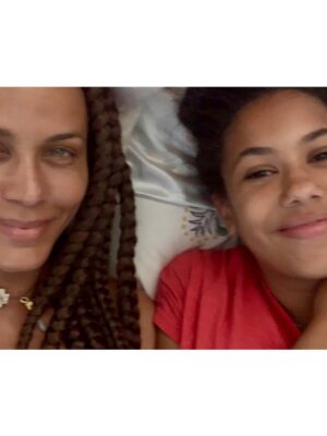 Nicole Ari Parker Instagram - Sophieeeeeeeeeeeee 
My First.
My Cakies.
My only Girl.

Welcome to 21!!!!!!!! 🎂🎂🎂🎂🎂

You are a GIANT light 💫to the world. 

A BRILLIANT mind…. and a KIND soul. 🙏🏽

and a BEAUTIFUL person.

Mommy’s Baby and Daddy’s Girl.. Nico’s Boss 😅 Rosie’s patoja 💕 and Grandpa’s Ace 💥 

I’m crying and celebrating 🎉 at the same time. 
We are sooooo lucky God Blessed us with you. 

You are ready for the fullness life has to offer.

You are destined for greatness…bc you already are. 

But yeah…I’m still in ALL your business…so let ‘em know. 👊🏽

HAPPY BIRTHDAY!!! 🎁🎂🎈

We are playing this song.. by @princeroyce ..one of your faves…until we see you this weekeeend!!!!

@sophie_kodjoe

 @boriskodjoe @nico.kodjoe @albarosareyes 😘
