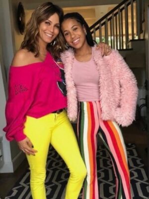 Nicole Ari Parker Instagram - Sophieeeeeeeeeeeee 
My First.
My Cakies.
My only Girl.

Welcome to 21!!!!!!!! 🎂🎂🎂🎂🎂

You are a GIANT light 💫to the world. 

A BRILLIANT mind…. and a KIND soul. 🙏🏽

and a BEAUTIFUL person.

Mommy’s Baby and Daddy’s Girl.. Nico’s Boss 😅 Rosie’s patoja 💕 and Grandpa’s Ace 💥 

I’m crying and celebrating 🎉 at the same time. 
We are sooooo lucky God Blessed us with you. 

You are ready for the fullness life has to offer.

You are destined for greatness…bc you already are. 

But yeah…I’m still in ALL your business…so let ‘em know. 👊🏽

HAPPY BIRTHDAY!!! 🎁🎂🎈

We are playing this song.. by @princeroyce ..one of your faves…until we see you this weekeeend!!!!

@sophie_kodjoe

 @boriskodjoe @nico.kodjoe @albarosareyes 😘