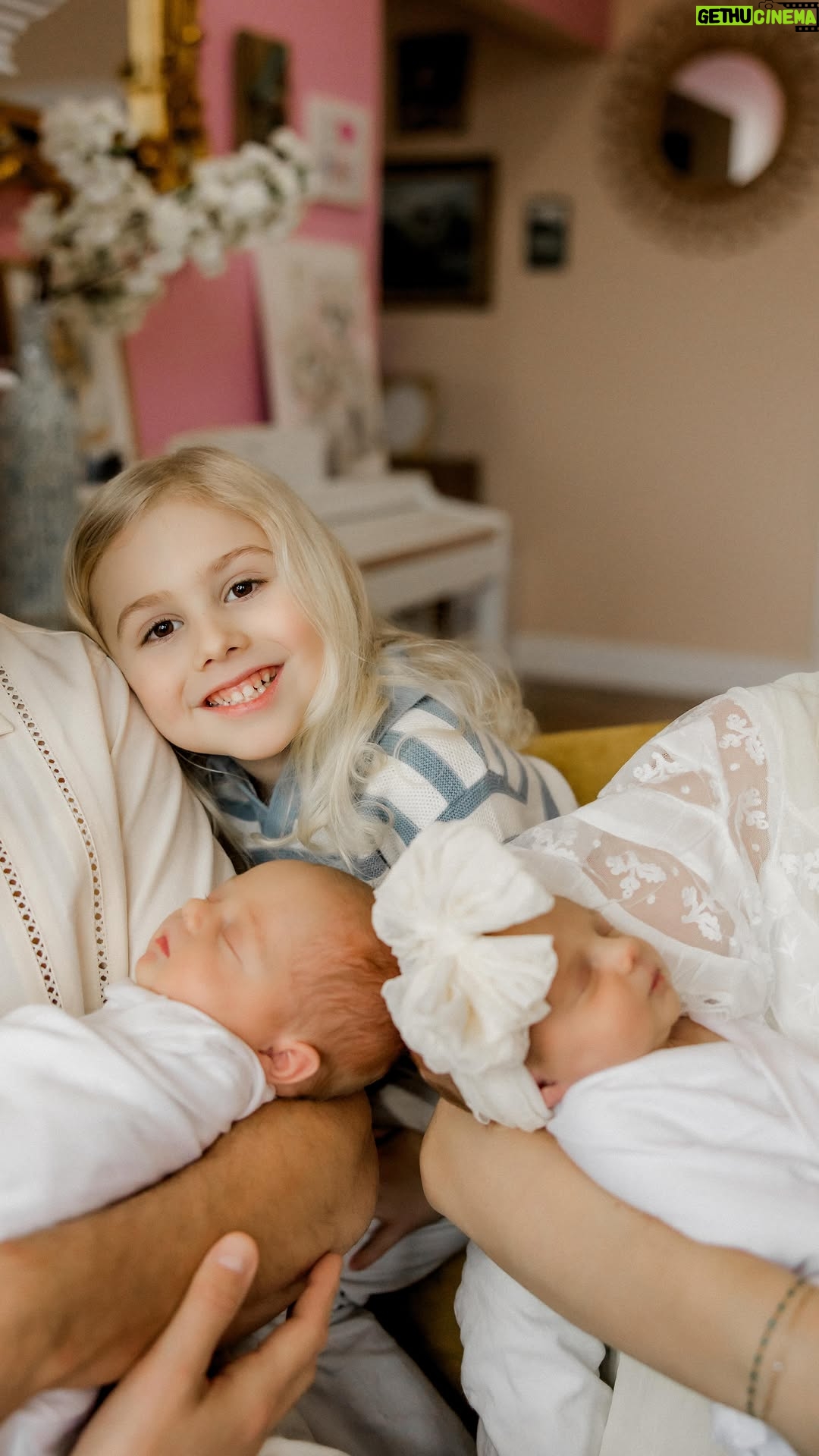 Nicole Franzel - 21.8K Likes - Arrow is loving on the twins these days 🥰 (not so much at first 🤪) happy due date baby bear and baby bird. 2 extra weeks of loving on you! 

Ps I have our full hospital/delivery story at the link in bio! 🤍