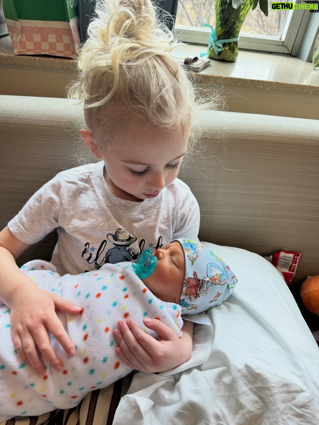 Nicole Franzel - 74.2K Likes - Raw hospital files 🥰 twin edition 🩵🩷

Our hospital stay had some unexpected twists and turns but we are all home and healthy! We are happy to share more of our journey but for now here’s some photos in chronological order of our stay.