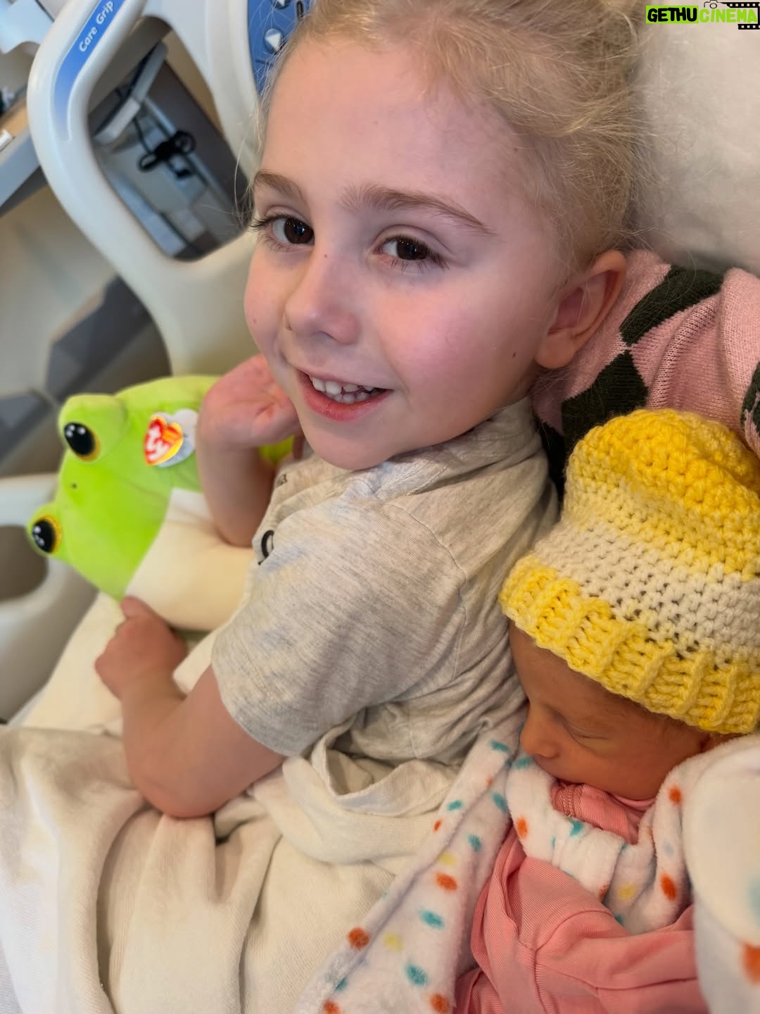 Nicole Franzel - 74.2K Likes - Raw hospital files 🥰 twin edition 🩵🩷

Our hospital stay had some unexpected twists and turns but we are all home and healthy! We are happy to share more of our journey but for now here’s some photos in chronological order of our stay.