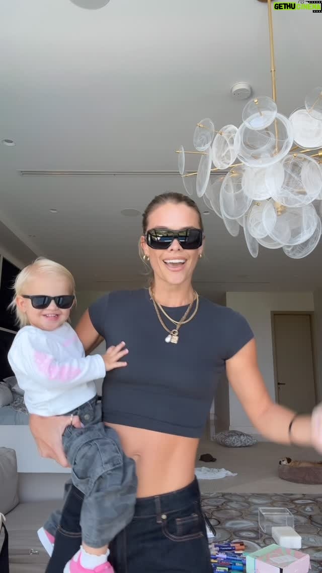 Nina Agdal - 86.9K Likes - 😎😎