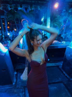 Nina Dobrev Instagram - One last one for the road… 📍St Barts 
NYE 2025/2026 you did not disappoint. @taragarlinghouse & @bgarlinghouse you hosted the trip of a lifetime with the most beautiful souls. Some old friends, some new friends… now all best friends. Haven’t laughed, been in awe or smiled this much in my life. The perfect way to ring in the new year. Off to a GREAT start.  Feeling beyond lucky, and grateful ♥️✨‼️