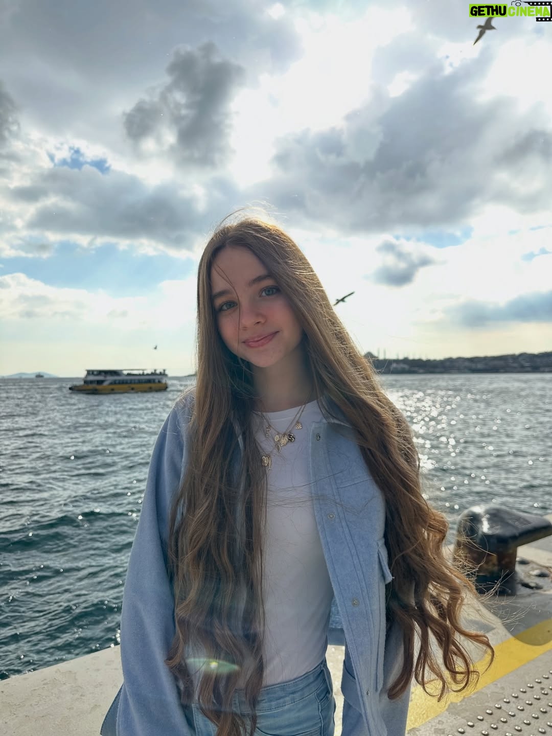 Most liked Instagram photo of Nisa Sofiya Aksongur