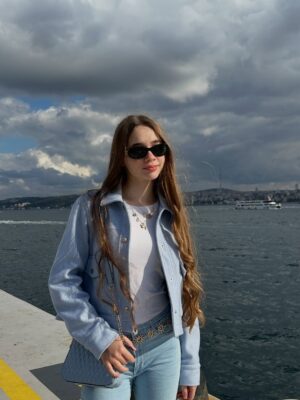 Nisa Sofiya Aksongur Instagram - Tatil bitmeden🩵☀️
#blue #nisasofiya #sea #sunny
