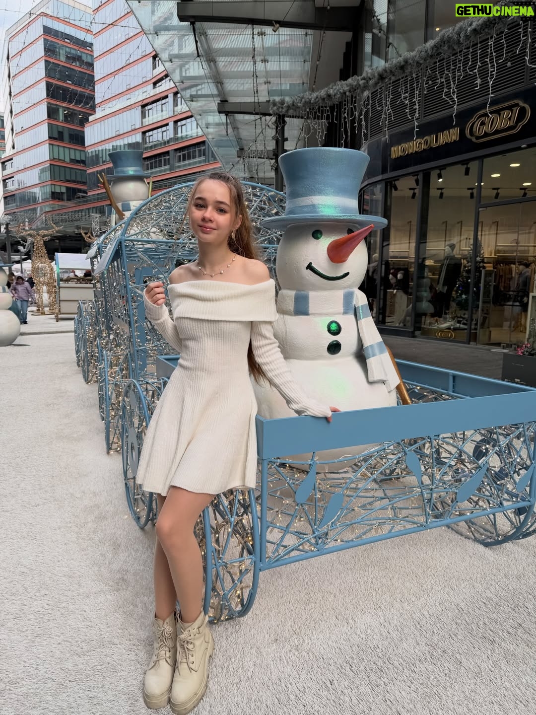Nisa Sofiya Aksongur - 10.1K Likes - Yıl bitmeden🎄❄️☃️

#nisasofiya #winter #newyear #snow