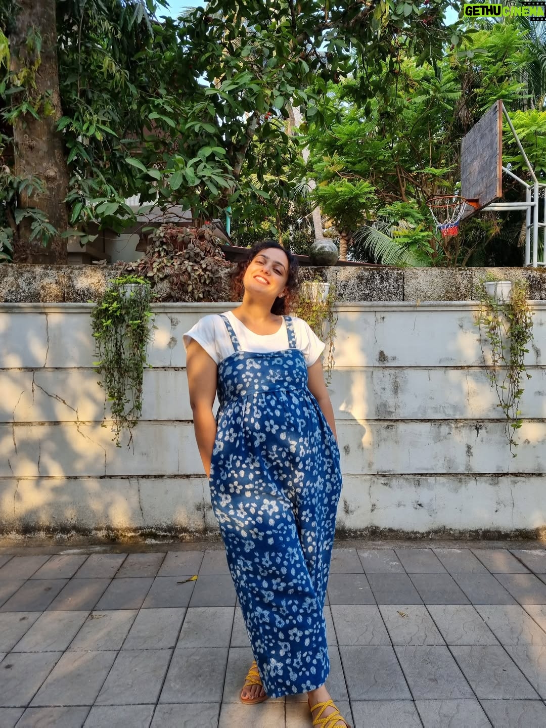 Nithya Menen - 384.5K Likes - Some behind the scenes stuff I had from the shoot. Miss the crazy group - the girls all crammed into one room , which also doubled as the costume room . The boys so afraid to enter that room always :D ‘My’ spot on the couch - which no one sat on ever 🤍:) The early early mornings - driving to location with @sayanoraphilip on most days before the sunrise…. Music on sets always.  But most importantly ,no make up no assistants.. Just a happy bunch , having a lot of fun together.
@wonderwomenfilm @anjalimenonfilms @simply.nadiya @par_vathy @padmapriya_off @sayanoraphilip @archana_padmini @amrutasubhash @_its_me_caroline