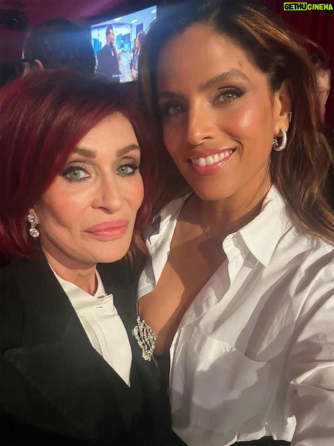 Noa Tishby - 24.2K Likes - Oscar night. Israeli fashion. And connecting with kindred spirits 💙 you @sharonosbourne 

Shirt: @atawear2016 
Skirt: @drorkontento 
Belt: @deborahdrattell 
Shoes: @retrofete 
Necklace: @rachieshnay 
Earrings: @leonyvonne 
Hair & Makeup: @ortal_labrecque_beauty