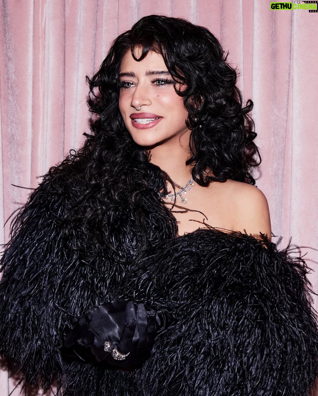 Odessa A'zion - 354.2K Likes - Lab grown beautiful DIAMONDS to the Golden Globes?! 🤭 Thank you panniieee and congratulations to Mr. Timmytoes for taking it home!!

@theofficialpandora
#PandoraPartner

weeeee!!!