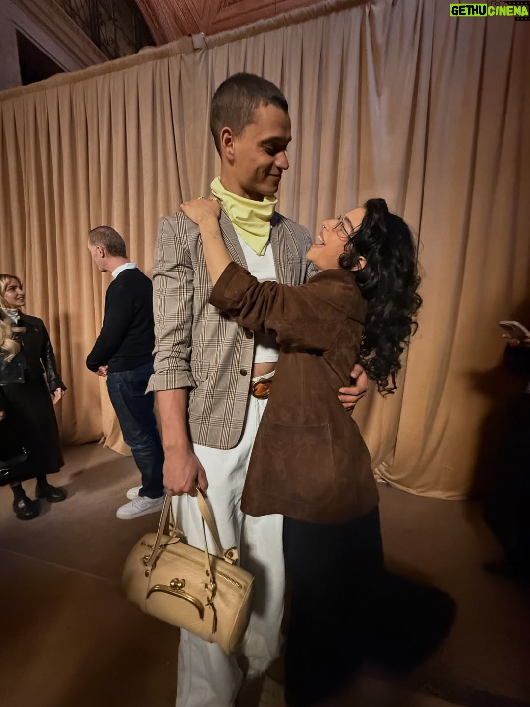 Odessa A'zion - 320.1K Likes - happy vday @coach thanks for the love fest ♥️