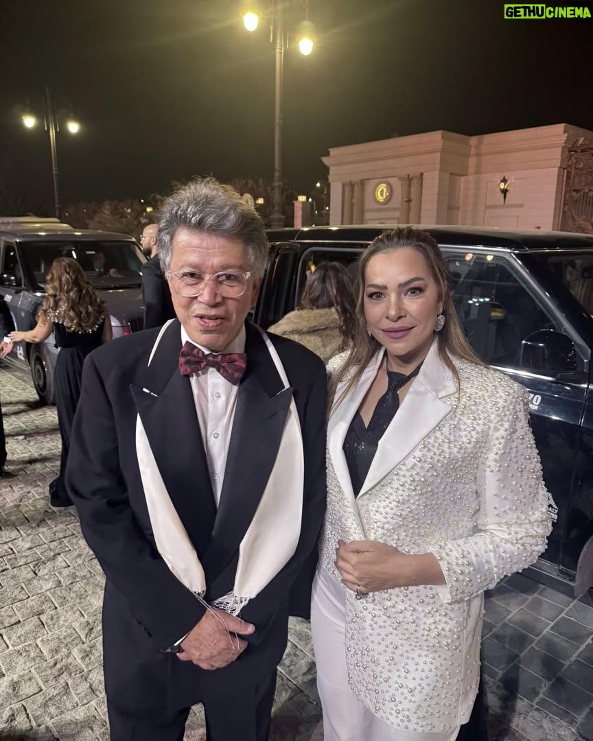 Olfat Omar - 115 Likes - ⁨	⁨	لازم يكون post لوحده ماينفعشى صور تانى معاه 
الاسطوره 
العملاق صاحب التاريخ المبتكر صاحب اروع واغرب واجمل إعلانات وبرامج فى تاريخ مصر اللى مأثر فينا كلنا  الاستاذ طارق نور صاحب وكالة إعلانات طارق نور للاتصالات ومؤسس قناة القاهرة والناس. يعتبر أبرز الرواد في مجال الإعلانات في مصر.
وطبعا لا ننكر الدور الكبير والتتطور الملحوظ فى الدراما والشركه المتحده كرئيس للشركة المتحدة
وهتتفرجوا السنادى فى رمضان وتستمتعوا 
الصوره والبوست للتاريخ عشان قابلت ووقفت واتكلمت مع عقليه جباره كده
وبينى وبينكم وانا لسه بدرس كانت امنيه عندى انى اشتغل فى فريقه اى حاجه فى وكالة الإعلانات عشان اتعلم منه اى حاجه ولو صغيره فى الاداره فى الابتكار فى حل الأزمات اى حاجه وخلاص كنت زمانى فى حته تانيه 😎😎
بس مبسوطه انى بقيت فنانه بردو الفن جمعنى بيه❤️❤️❤️ وأدينا كلنا بنتعلم منه
‪‪@highlight‬‬‪@tareknourevents‬‪@ahmedatarek‪@tareknouradvertising‬tising⁩ @umsegypt