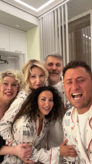 Olga Medynich Instagram - Дорогие друзья, сегодня мы с радостью отыграли наш спектакль «Взрослые Игры» в Москве!
Спасибо вам за теплый приём и искренние эмоции! Мы были счастливы встретиться с вами.
С нетерпением ждем вас 14 февраля в Уфе! Обещаем, что будет весело!
До скорой встречи ❤️