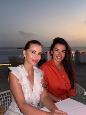 Olga Orlova Instagram - Мальдивский вайб))) 🏝️❤️🥥🍸
Сколько дней должен длиться ваш идеальный отдых? 🥰🫶🏼
@stregismaldives 🏝️