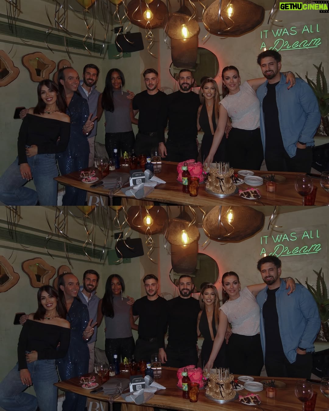 Oriana Marzoli - 172.5K Likes - Celebrando el cumpleaños de mi amor F*🫶🏻🎇 y mi feliz NO cumpleaños🥂🍾✨👑 

Tarta: @dulcelocuramadrid 🎂