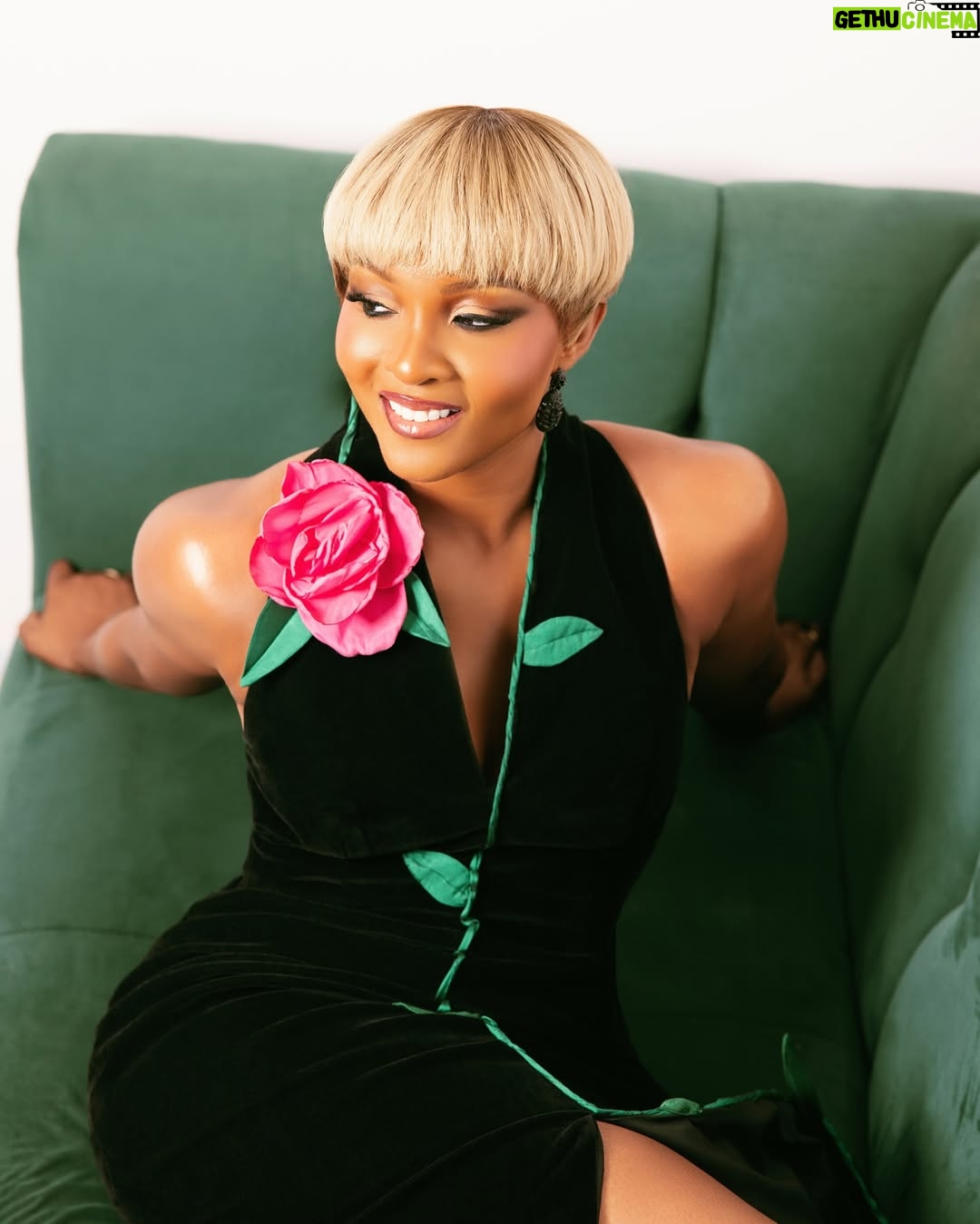 Osas Ighodaro - 10.7K Likes - 🌷🌷🌷

@maisonnwosu 
@touchofibee 
@house_of_aphrodity 
@photogirlnaija 
@thelagospaparazzi
@_emmanuelgoodnews 

#grateful #actor #filmpremiere🌷