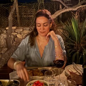 Özge Borak Instagram - Çok uzak değil, yazdan kalma #tbt 🌿✨💋