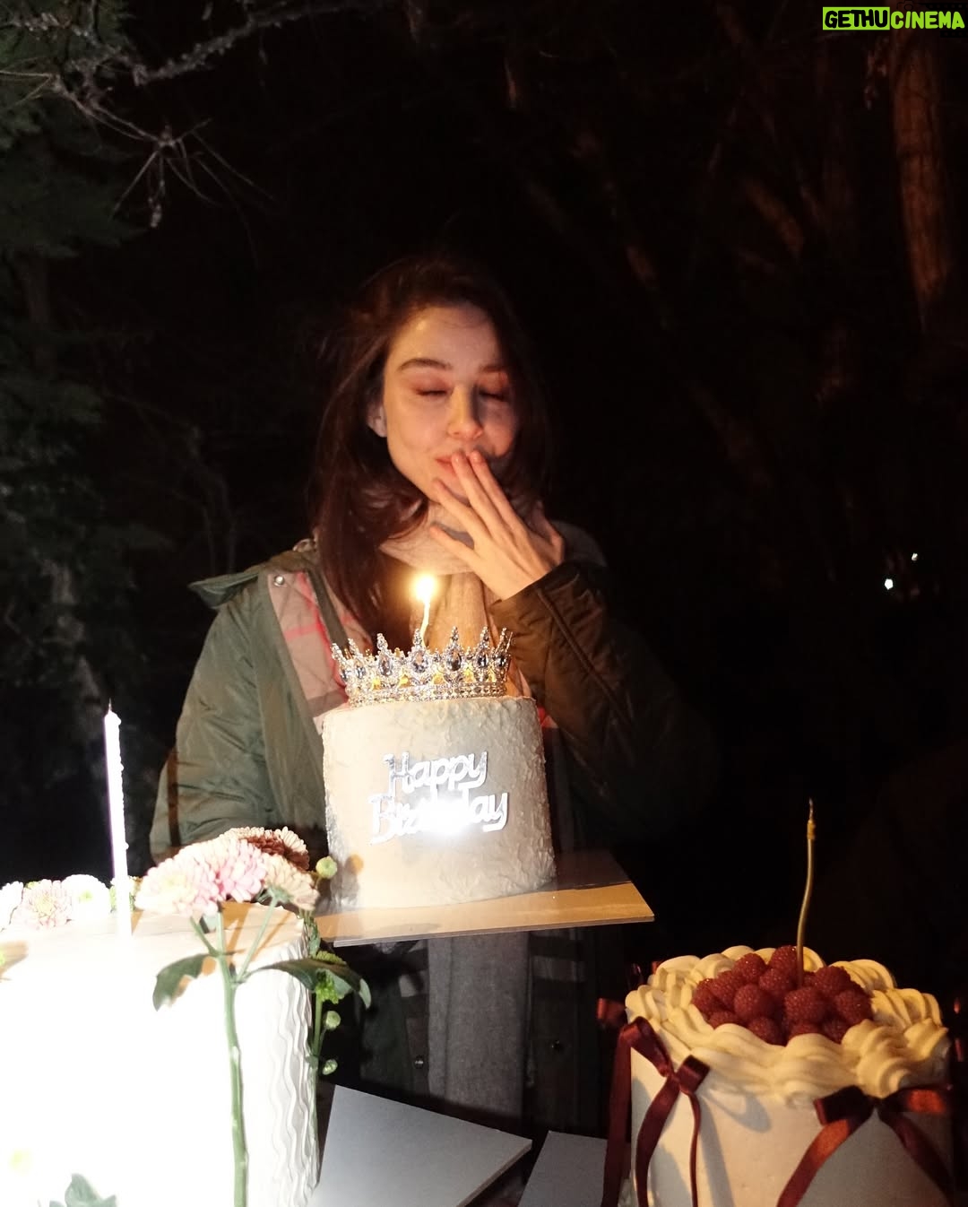Özge Gürel - 720.5K Likes - Severek ayrıldık ‘25 🥂♥️ umarım mesajı almışsındır ‘26 🫠#vedaetmekuzunsürdübirazdaüşendim 😎