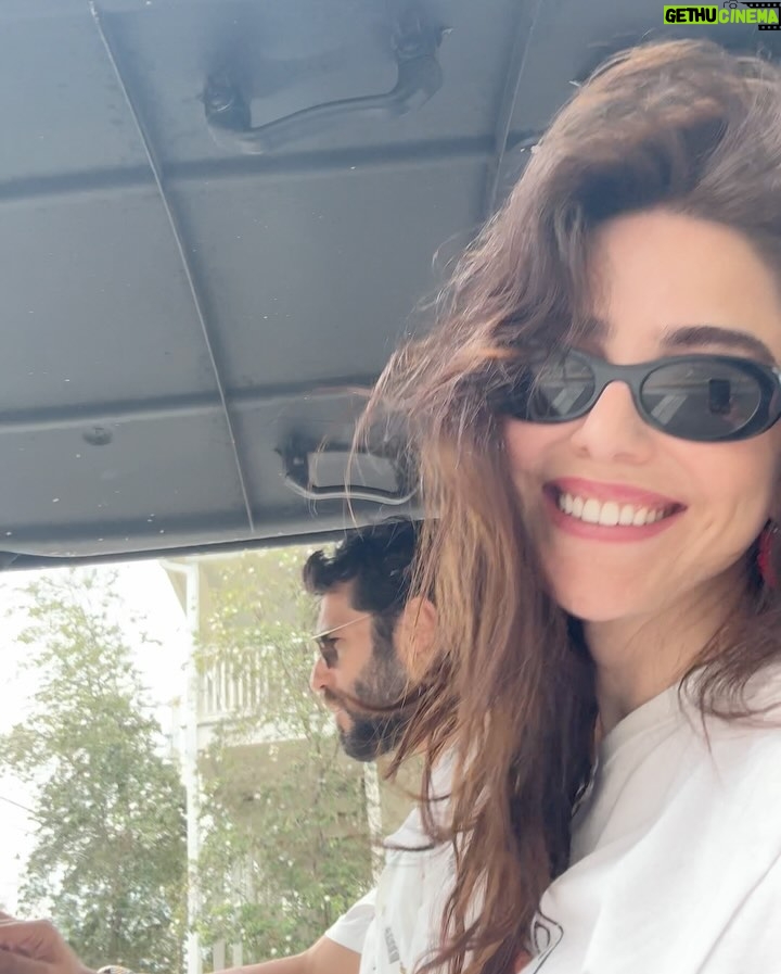 Özge Gürel - 720.5K Likes - Severek ayrıldık ‘25 🥂♥️ umarım mesajı almışsındır ‘26 🫠#vedaetmekuzunsürdübirazdaüşendim 😎