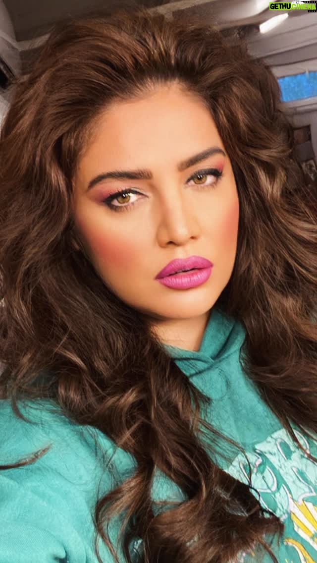 Özlem Balcı - 108 Likes - Keskince gözleri varmış🤭