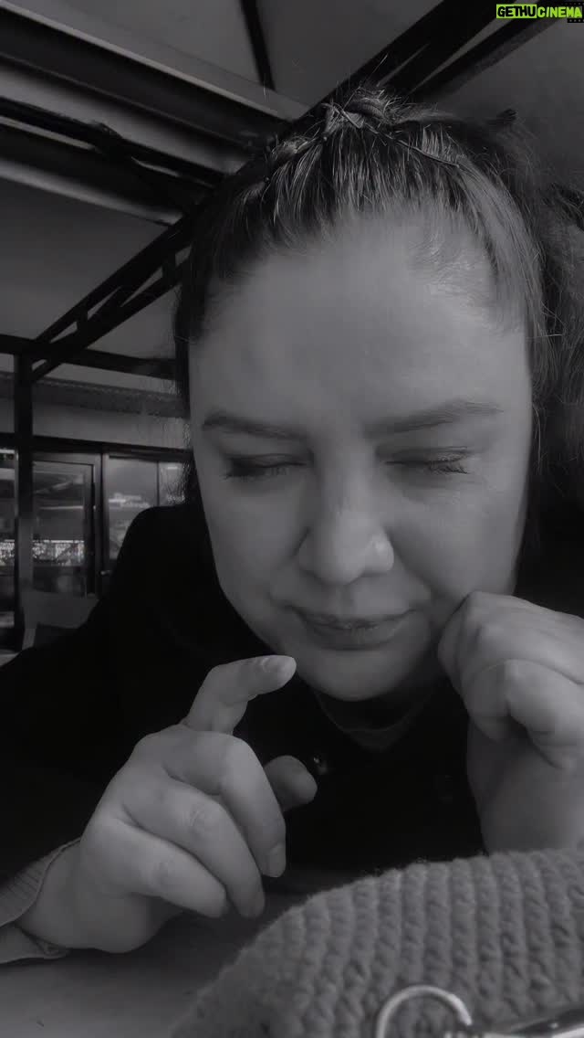 Özlem Balcı - 146 Likes - Rumuz Goncagül; dert ortağım serisine anlatamıyordu😀🎥