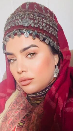 Özlem Balcı Instagram - Osmanlı kadını hatununun ‘muzip’ oluşuna ‘cadı’ denirmiş🎥🥷🏻📽️